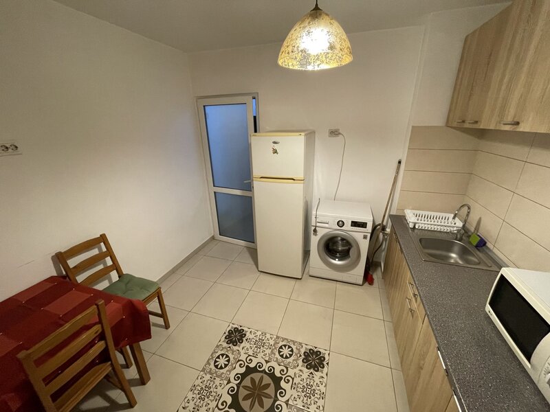 Titan, 1 Decembrie Auchan str Fetesti, 2 camere vanzare, decomandat